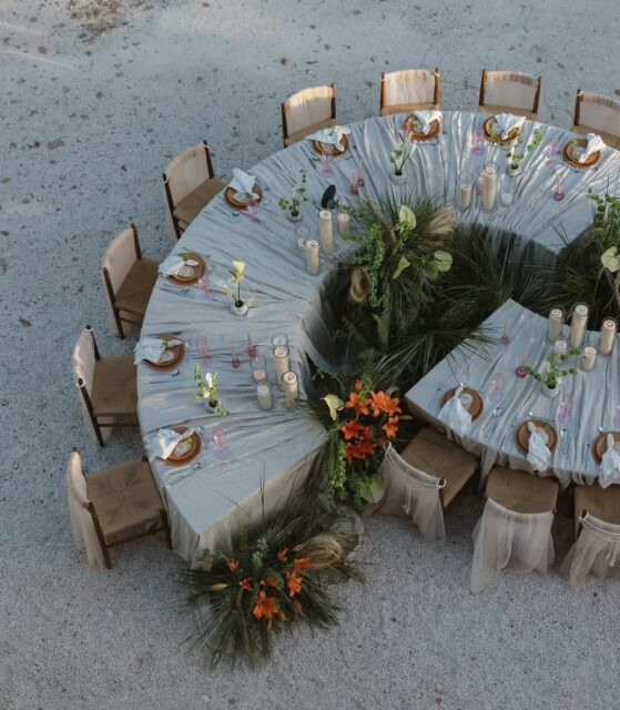 Who said tables have to be round? Creating moments with curves, shapes, and designs your guests will never stop talking about.

Breaking the rules of traditional seating — which one are you choosing!?

#cabobride #weddingdesign #weddingflorals #2026bride