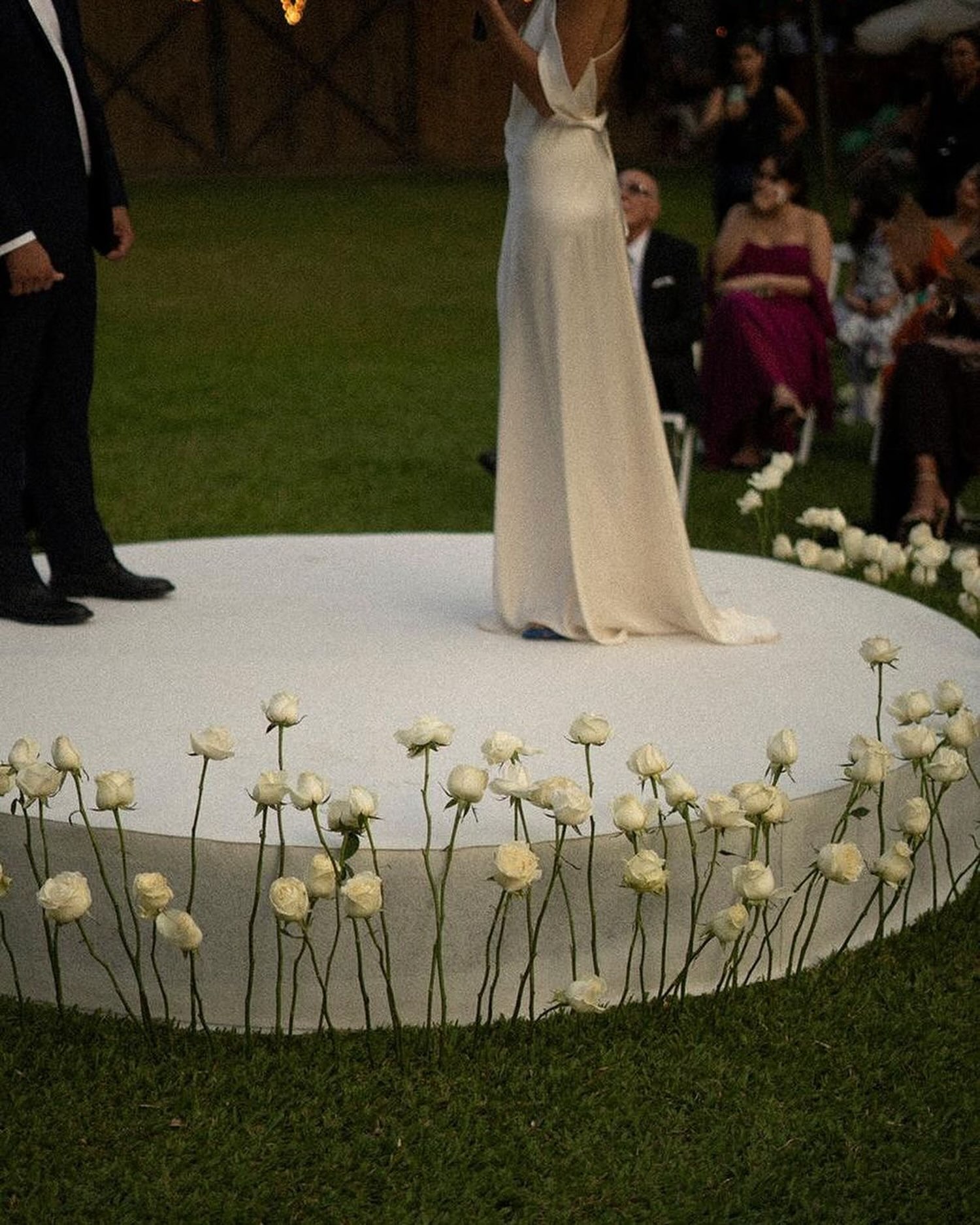 Where every bloom tells a story. 🤍
Delicate white florals line the ceremony platform, creating an effortlessly romantic moment that feels both organic and intentional. The beauty is in the details—soft, understated blooms rising from the grass and framing the couple without ever taking away from the moment.

A reminder that sometimes, the most breathtaking floral designs are the ones that whisper rather than shout. 🌿🤍

#cabobride #weddinginspo #weddingdesign #weddingfashion #2026bride