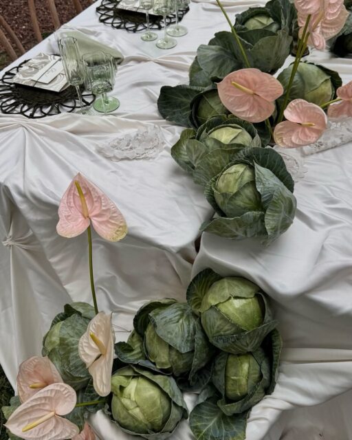 A study in autumn opulence—where the season takes on a more unexpected, artful expression. Deep plum orchids, sculptural anthuriums, abundant fruit, and organic textures come together against crisp ivory linens for a tablescape that feels both extravagant and effortlessly refined.

#cabobride #tablescape #weddinginspo #weddingshoot #caboweddings